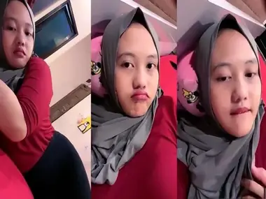 Bokep Jilbab Istri Binal Puaskan Suami Ranjang poster