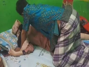 Bokep Jilbab Membuat Tante Hijab Mendesah Muncrat poster