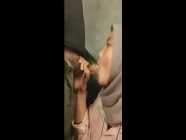 Bokep Jilbab Nyepong Manja Sebelum Tidur Pulas poster