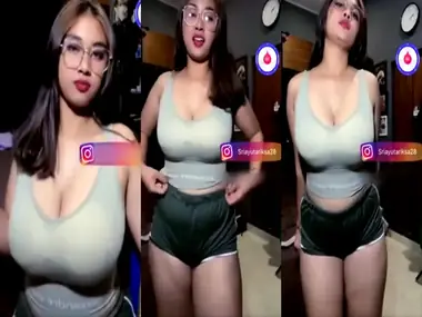 Bokep Live Sri Ayu Tarissa Pargoy Show Tobrut poster