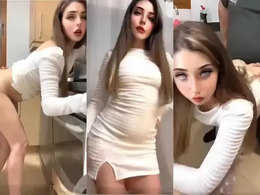 Bokep Selebgram Bule Rusia Gaya Doggy poster