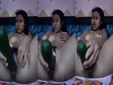 Live Colmek ABG Sange Pakai Timun Gede Becek poster